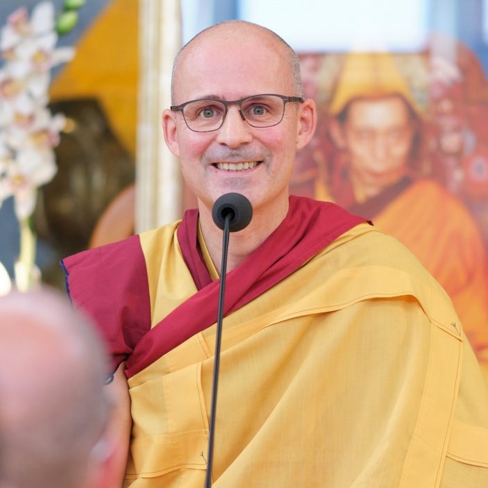 ROBI4196_gen-la-jampa-crop Gen-la Kelsang Jampa, Deputy Spiritual Director of NKT-IKBU